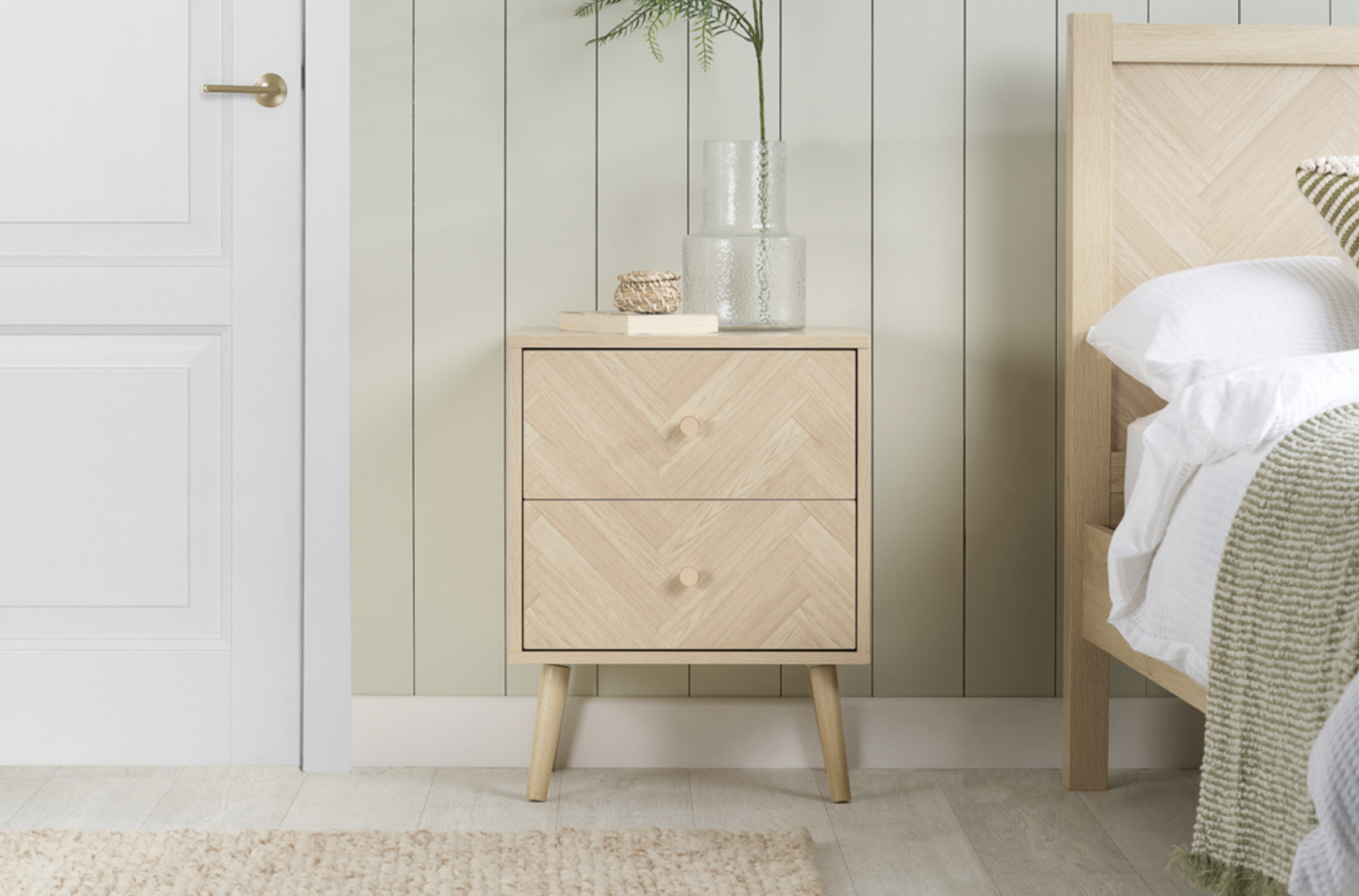 HERRINGFORD 2 DRAWER BEDSIDE OAK